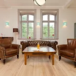 Gutshaus - Zwischen Malchow, Waren-mueritz Nahe Mecklenburgische Seenplatte Bed and Breakfast 4*