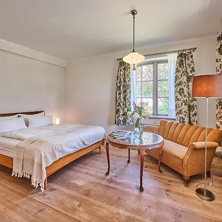 Bed & Breakfast Gutshaus 3*
