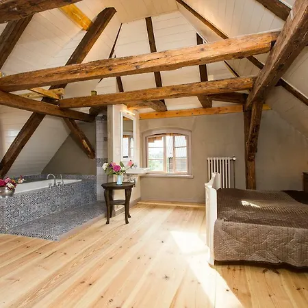 Gutshaus - Zwischen Malchow, Waren-mueritz Nahe Mecklenburgische Seenplatte 住宿加早餐酒店 4*