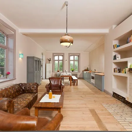 Gutshaus - Zwischen Malchow, Waren-mueritz Nahe Mecklenburgische Seenplatte 住宿加早餐酒店