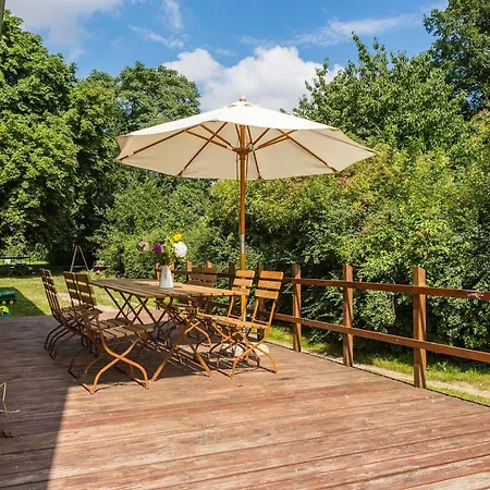 Gutshaus - Zwischen Malchow, Waren-mueritz Nahe Mecklenburgische Seenplatte Bed & Breakfast 4*